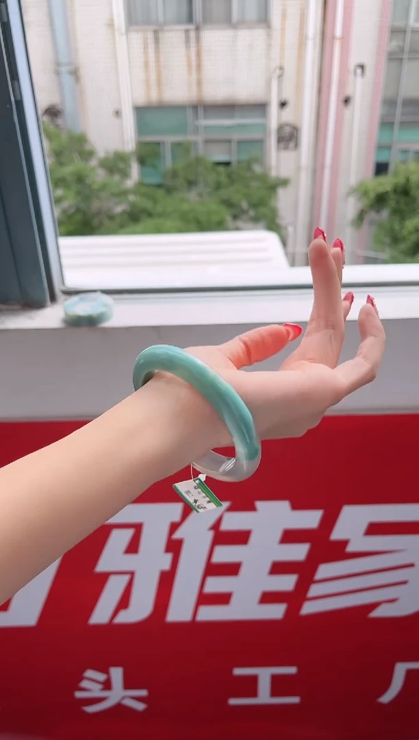未镶嵌手镯石英质玉六*六圈口（赠品镯心）