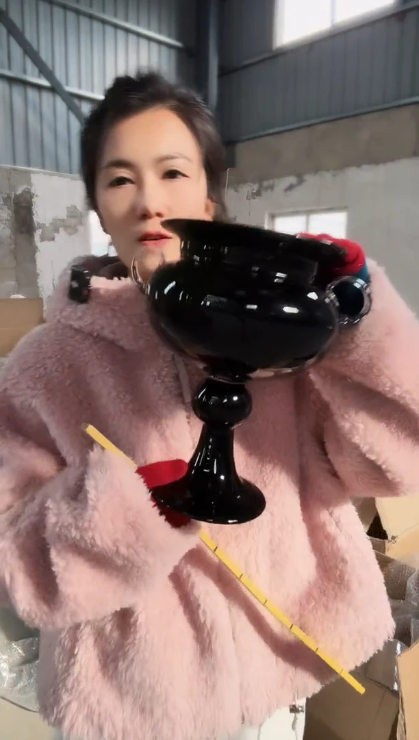 127直播玻璃花瓶