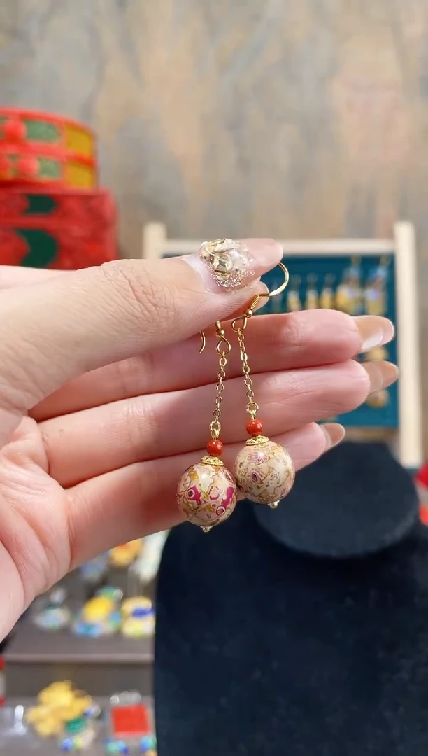 【闪购商品】非遗犀皮漆精品小耳环粉米色