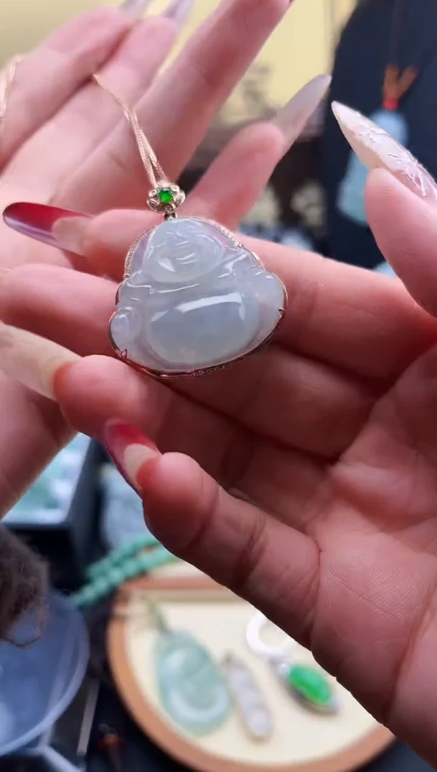 【闪购商品】翡翠颈饰18K金镶嵌吊坠