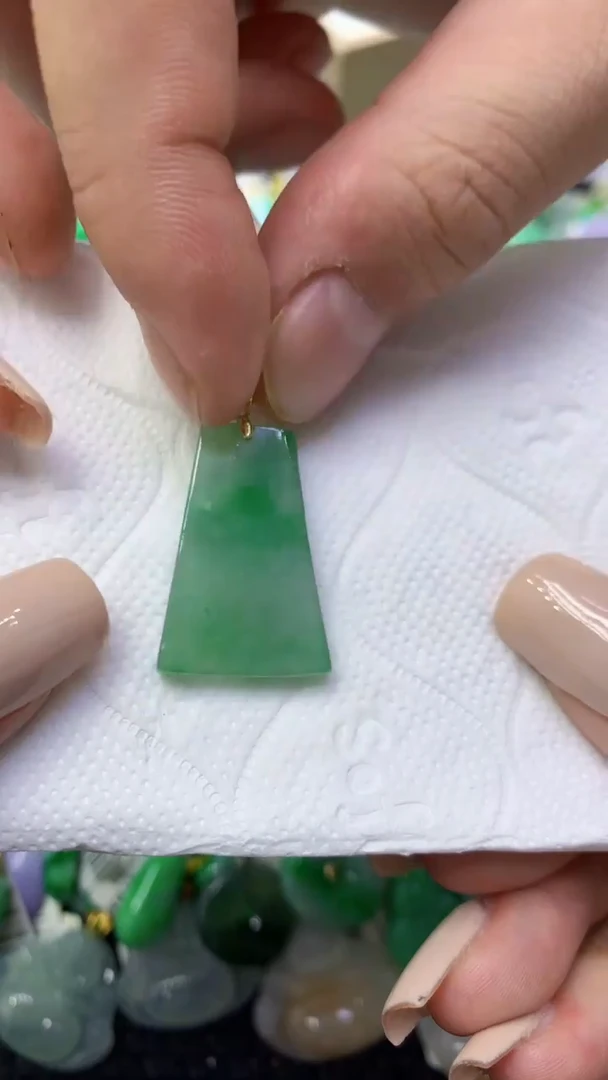 颈饰未镶嵌翡翠天然缅甸翡翠A货