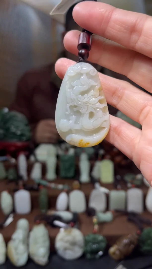 颈饰未镶嵌和田玉·