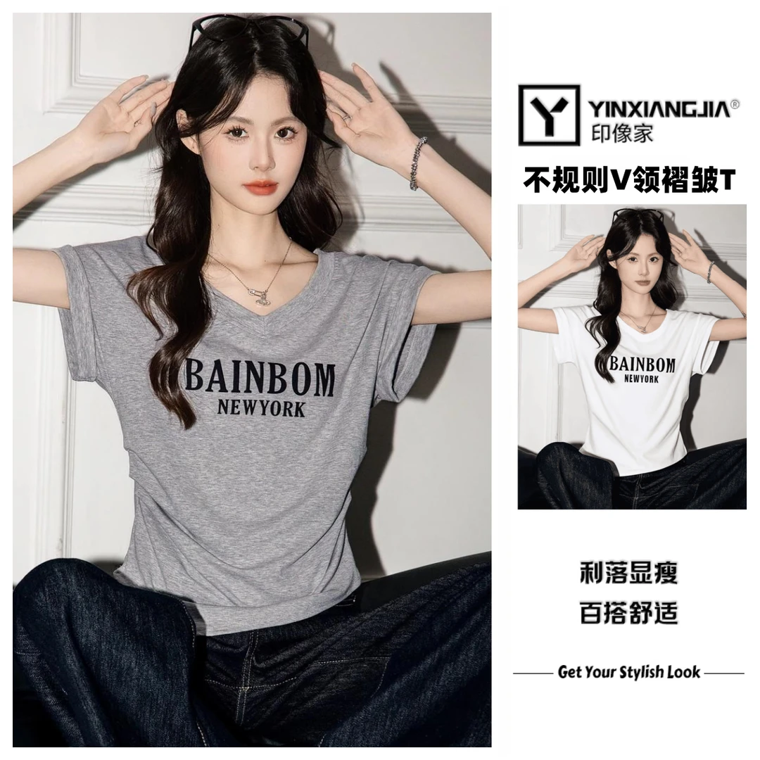 印像家美式休闲设计感字母印花V领短袖T恤女新款不规则收腰上衣