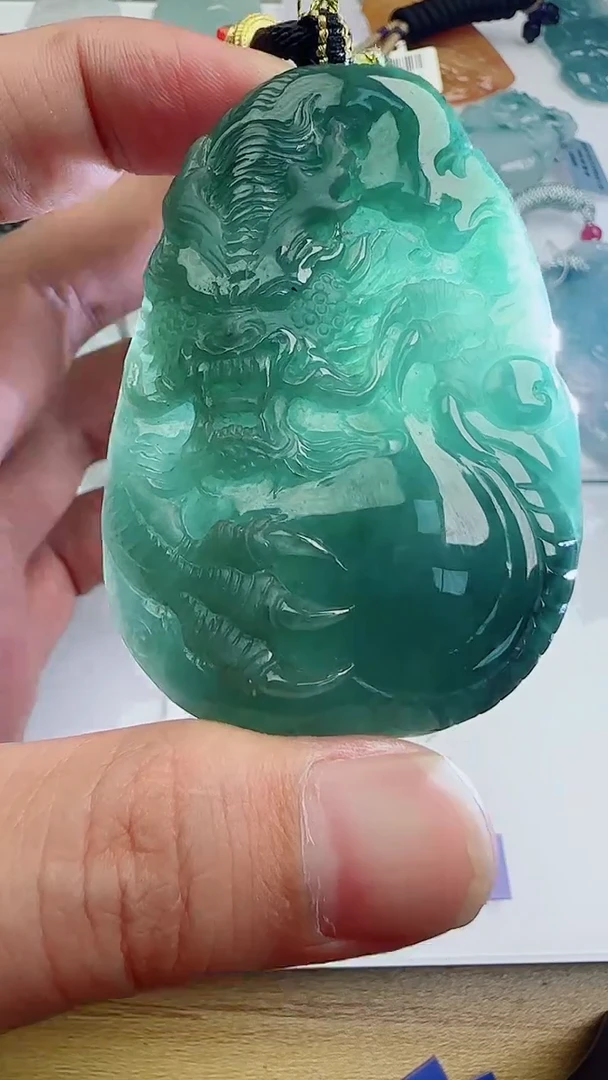 翡翠未镶嵌颈饰1111111111