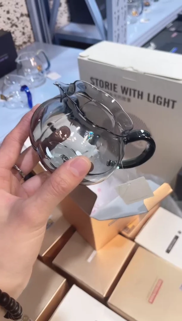 纳福烟灰，，，，，，，，，