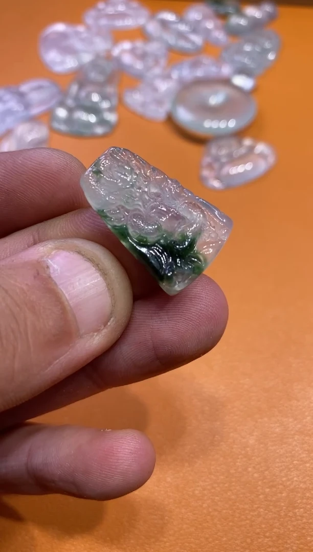 【闪购商品】翡翠吊坠(不含链)未镶嵌龙牌580