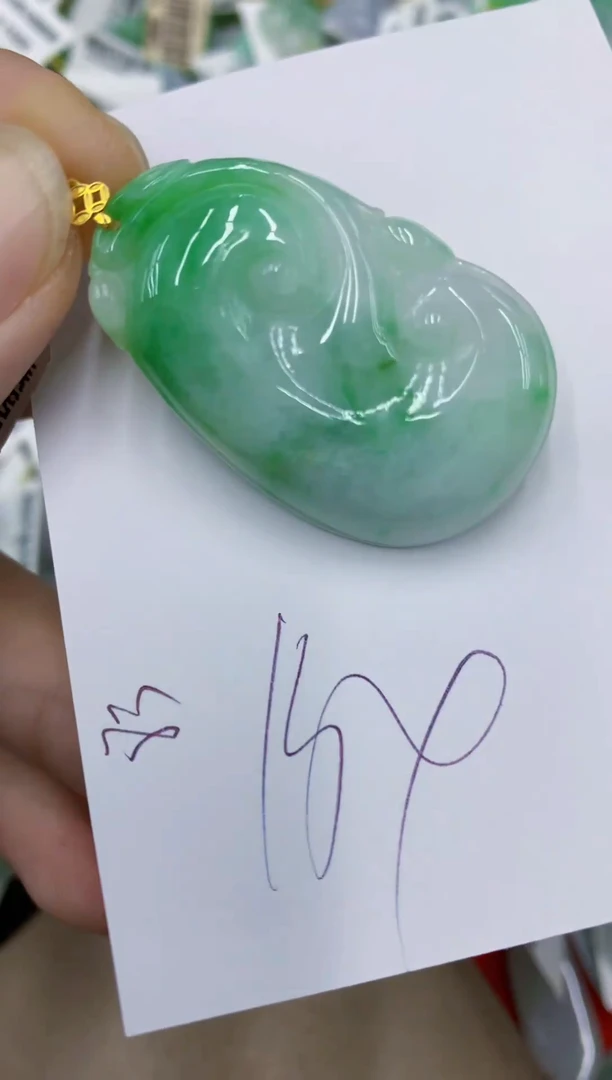 颈饰18K金镶嵌翡翠1111111111111