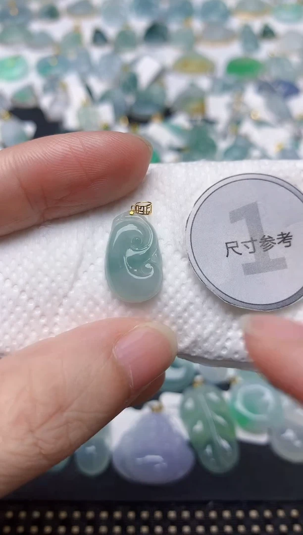 颈饰18K金镶嵌翡翠天然缅甸A货翡翠