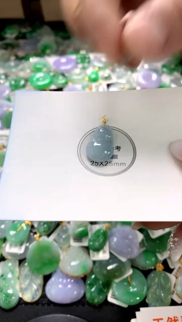 颈饰18K金镶嵌翡翠1111111111111111