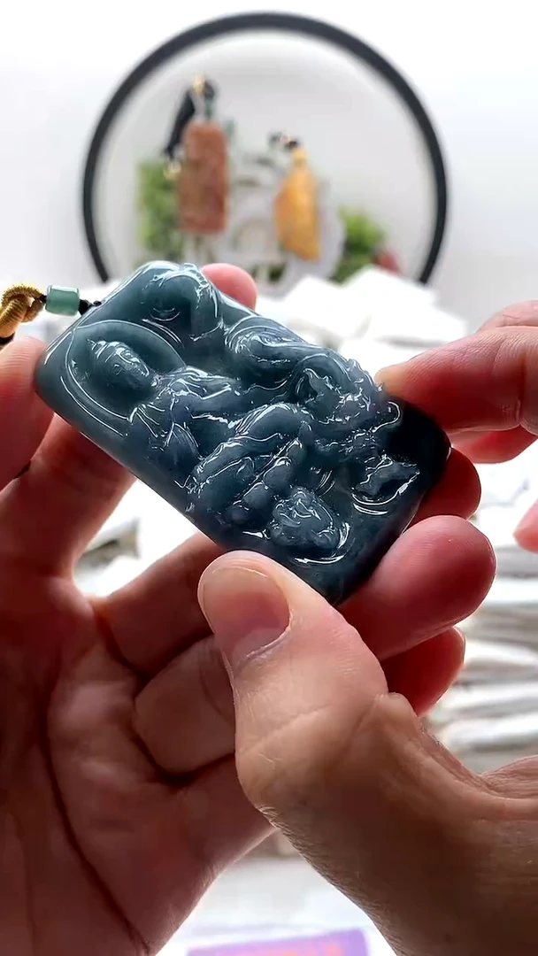 颈饰未镶嵌翡翠大日如来