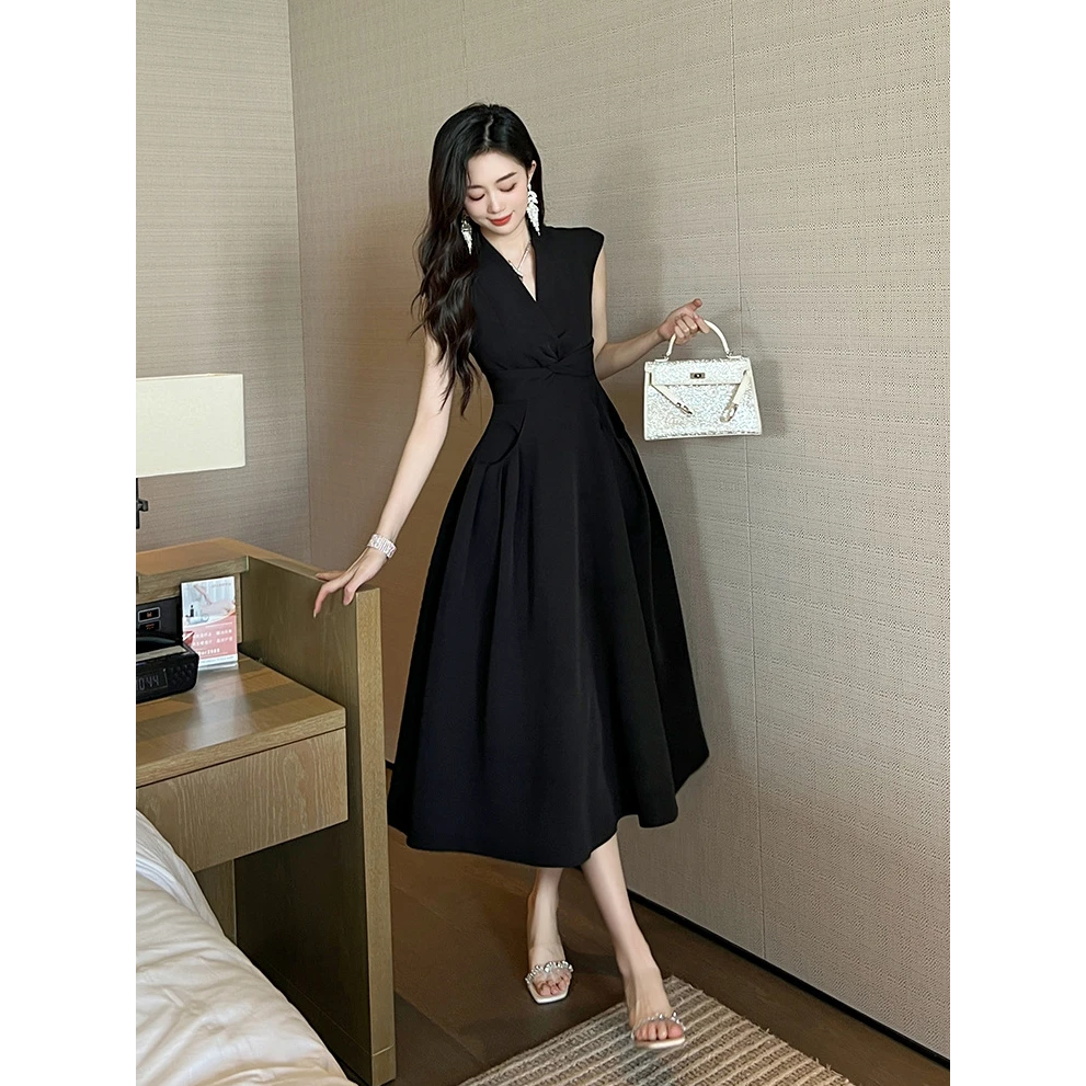 欧洲站黑色清冷感小黑裙长款过膝高端轻奢小众高级感V领连衣裙夏