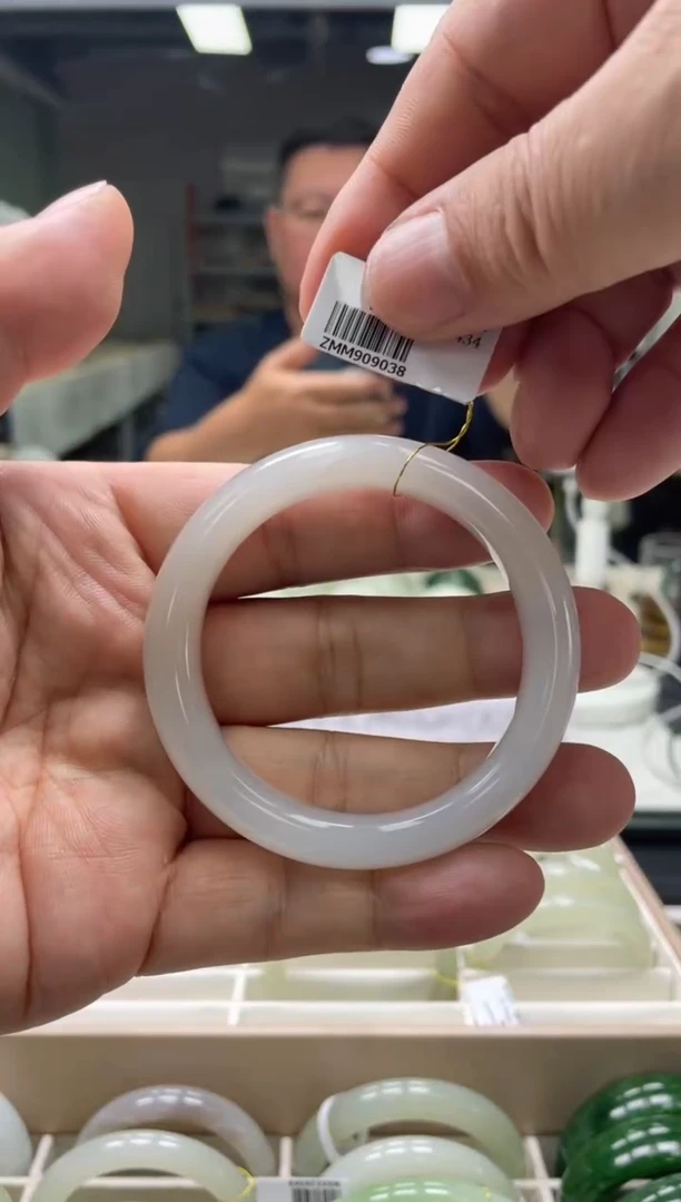 【闪购商品】和田玉手镯未镶嵌编码9038 圈口52-53