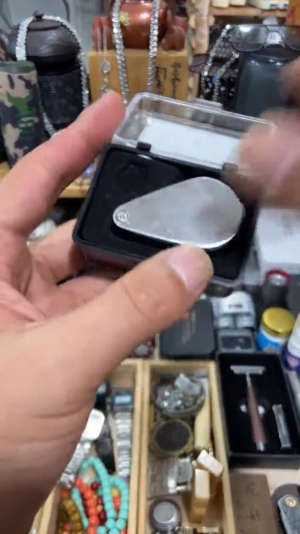 瓷片闪购商品  如图所示