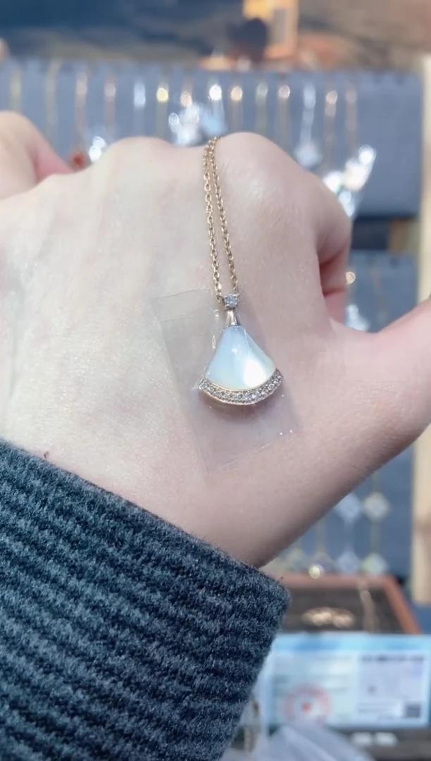 套链18K金镶嵌钻石钻石K玫七夕白裙