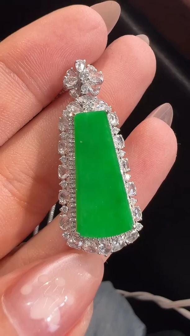 翡翠18K金镶嵌吊坠(不含链)吊坠