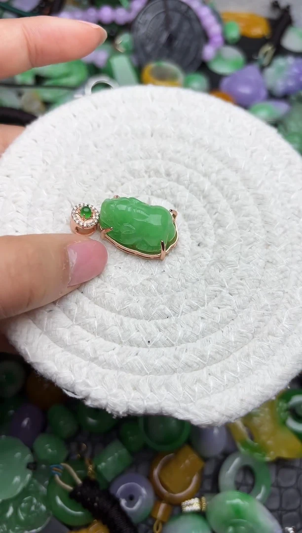 颈饰未镶嵌翡翠缅甸翡翠吊坠