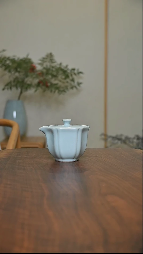 六方手抓壶 天青 微瑕 朱家汝窑款