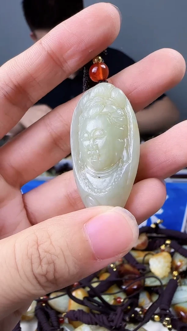 和田玉未镶嵌颈饰1