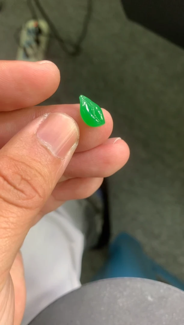 颈饰未镶嵌翡翠叶子