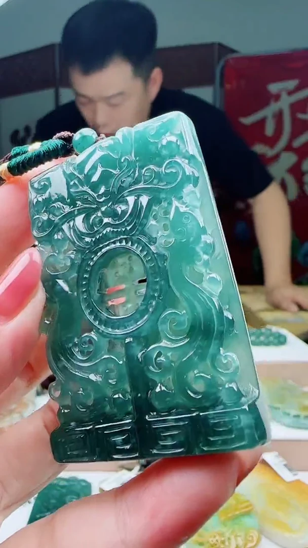 颈饰未镶嵌翡翠多样性发其一