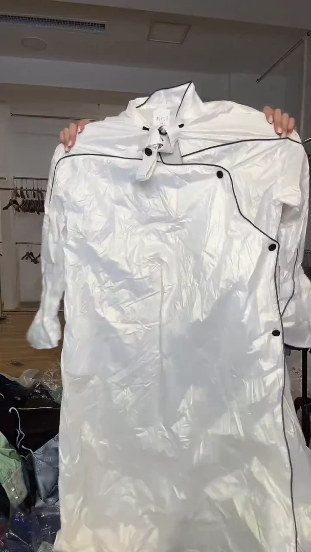 雨衣        L码        105-115斤