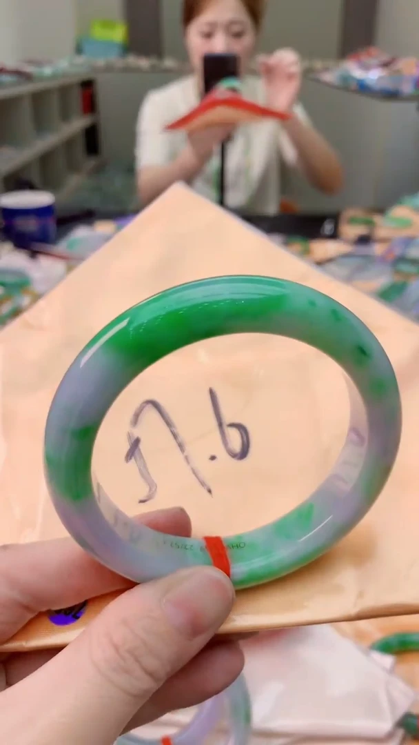 翡翠手镯未镶嵌0532619037