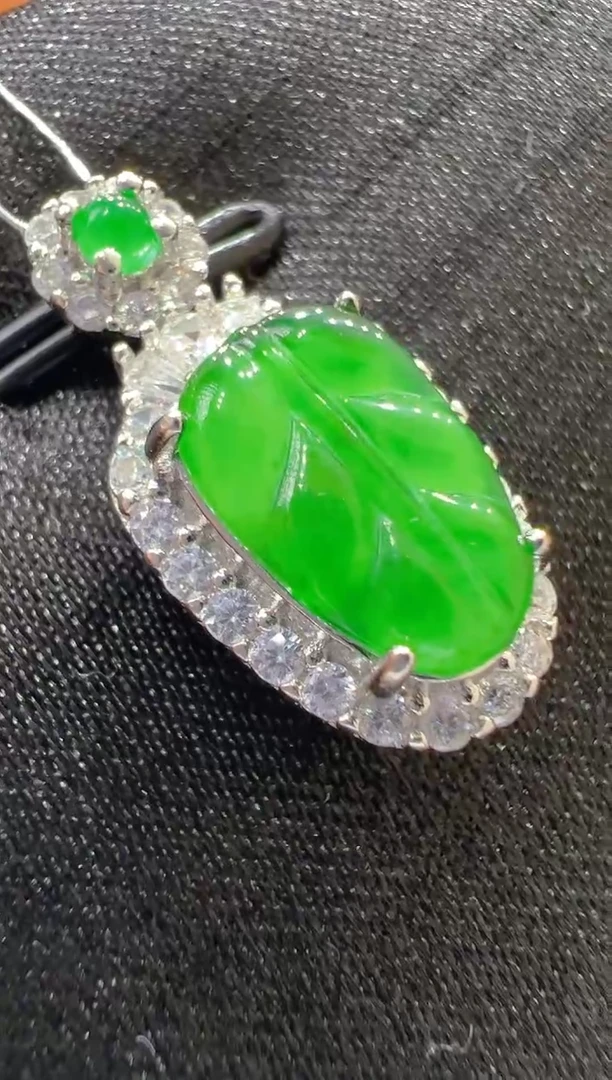 【闪购商品】翡翠吊坠(不含链)合金