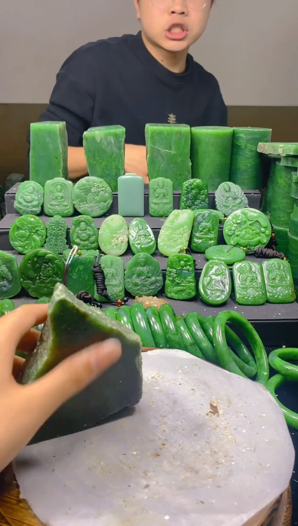 未镶嵌和田玉（碧玉）珠宝半成品1