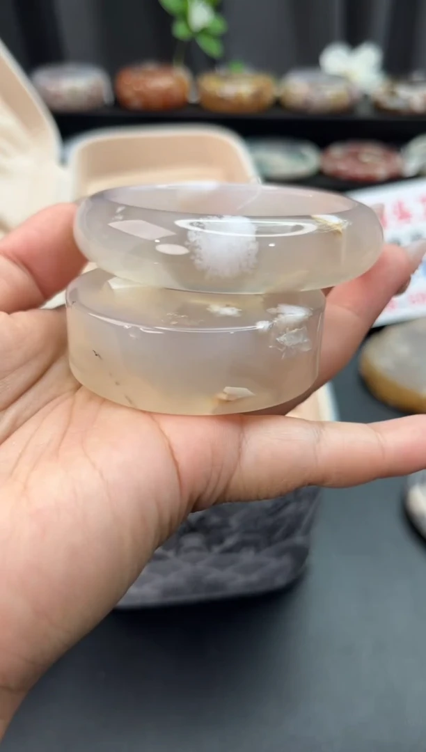 未镶嵌手镯石英质玉（59圈口）赠送镯心
