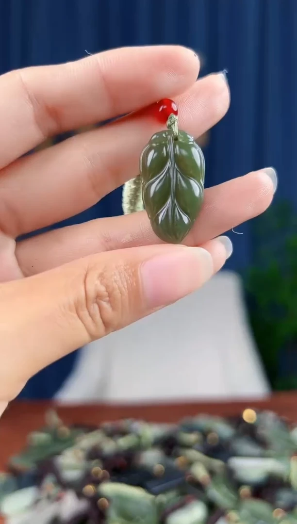 未镶嵌和田玉挂件拍一发一，
