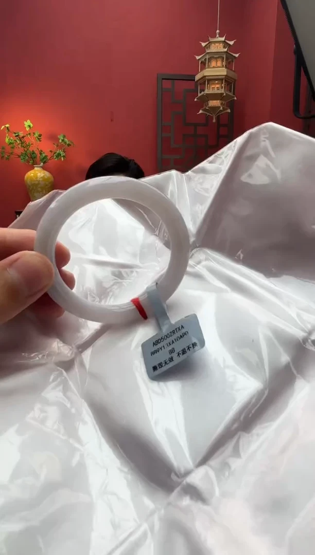 未镶嵌手镯（圆镯）翡翠翡翠手镯18