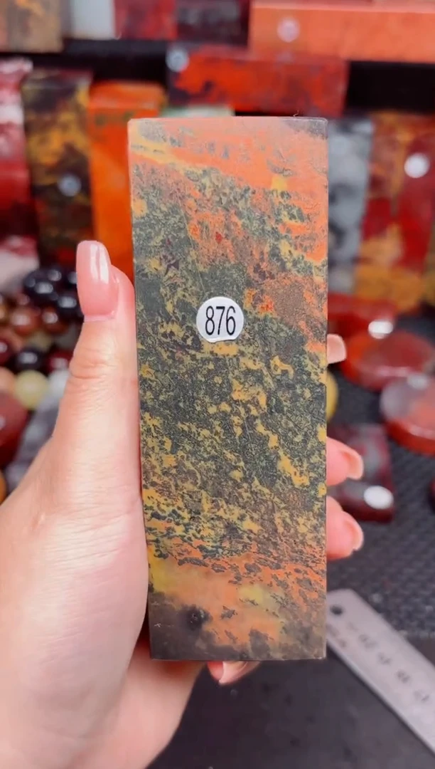 玉 桂林鸡血玉印章摆件876