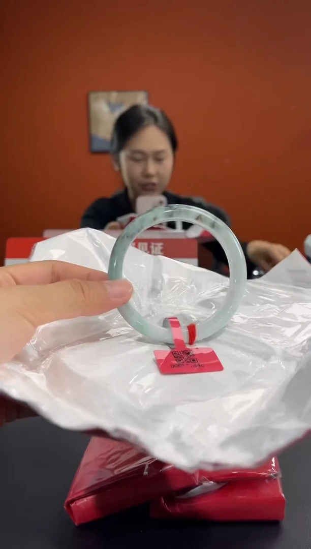 未镶嵌手镯翡翠3