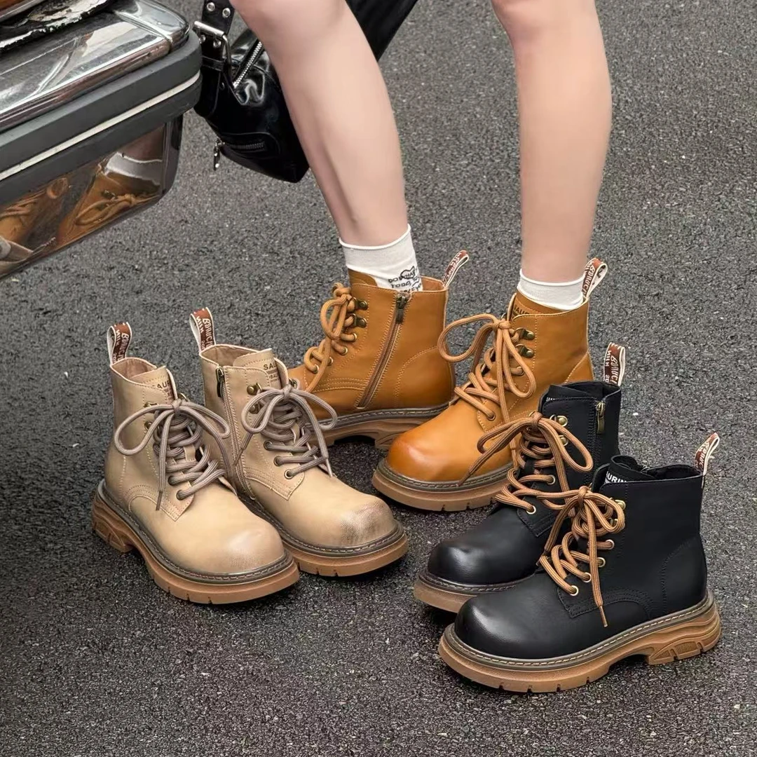 802-02大码女鞋真皮马丁靴2025新款英伦风显瘦复古时尚旅游运动鞋