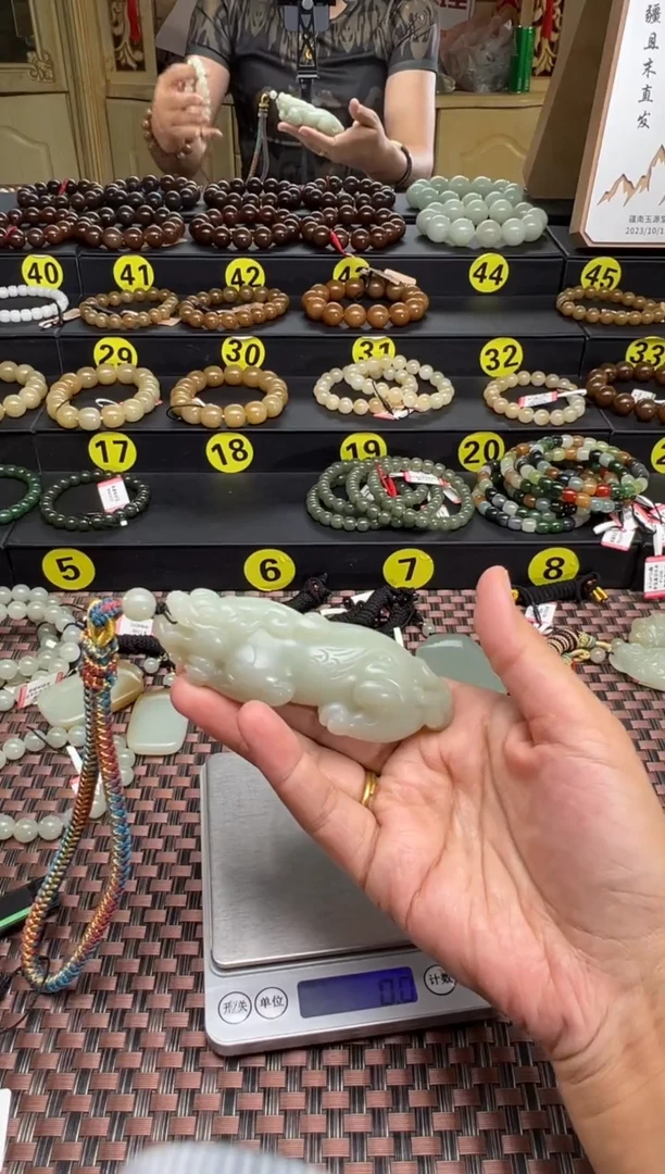 手绳未镶嵌和田玉（糖玉）新疆和田玉且末料近矿高青白貔貅