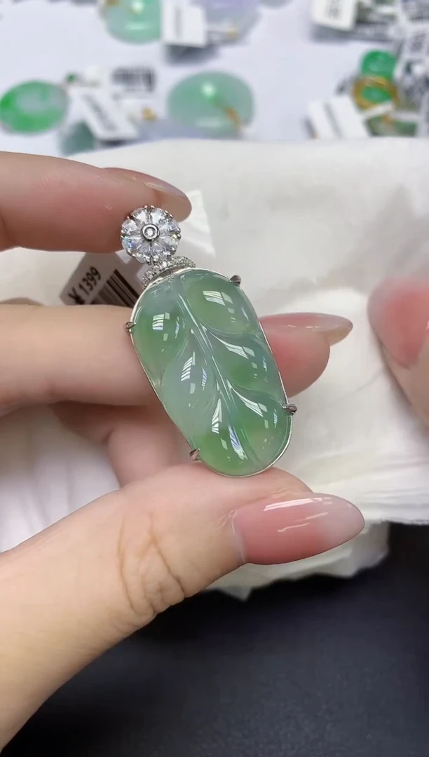 颈饰未镶嵌翡翠天然缅甸翡翠A货多样性发一件