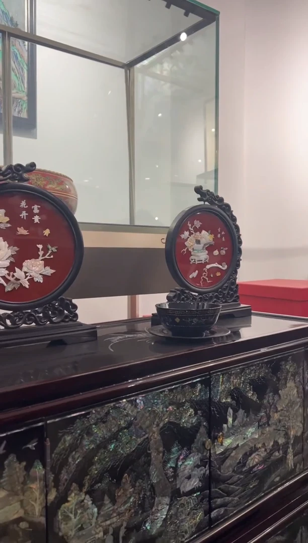 一对摆件  弘贝雅螺钿漆器文化馆