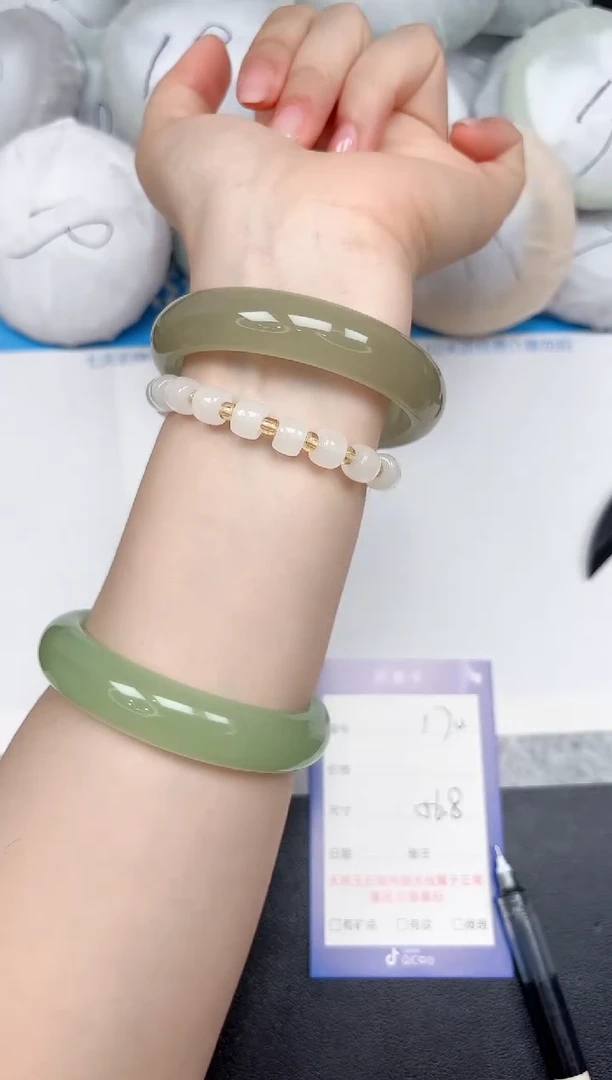 未镶嵌手镯石英质玉170/56.8