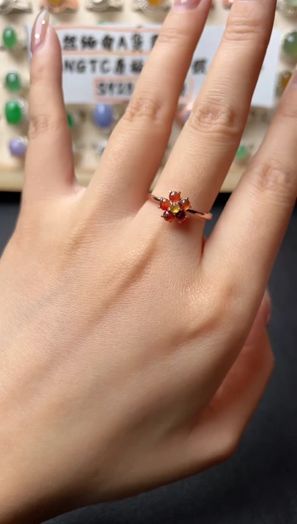 【闪购商品】翡翠戒指银S925镶嵌一物一证一礼盒