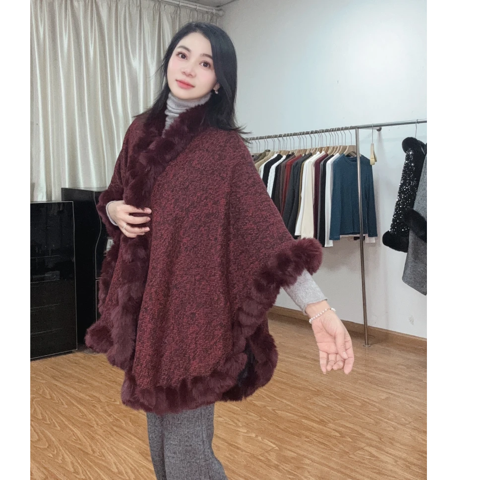 时尚大码毛毛披肩气质显瘦百搭毛毛拼接外披妈妈装斗篷纯色女