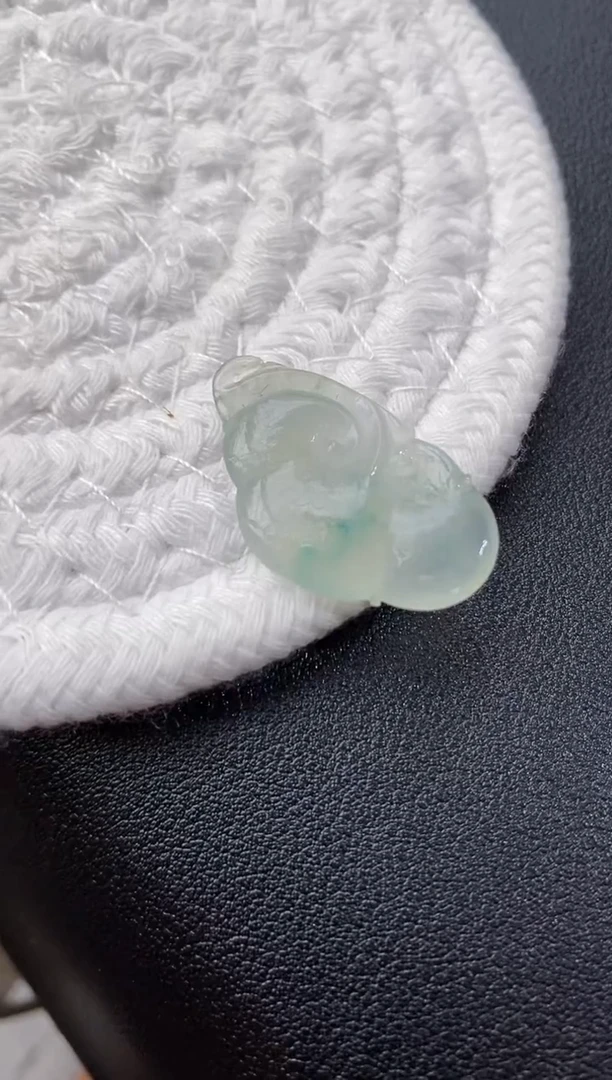 未镶嵌定制翡翠如意吊坠