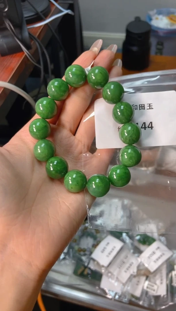 未镶嵌和田玉挂件1