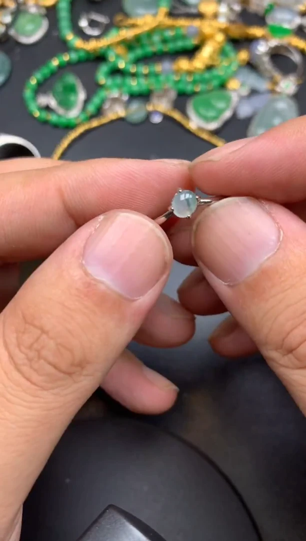 颈饰18K金镶嵌翡翠～*豆蒲喜商品不退不换