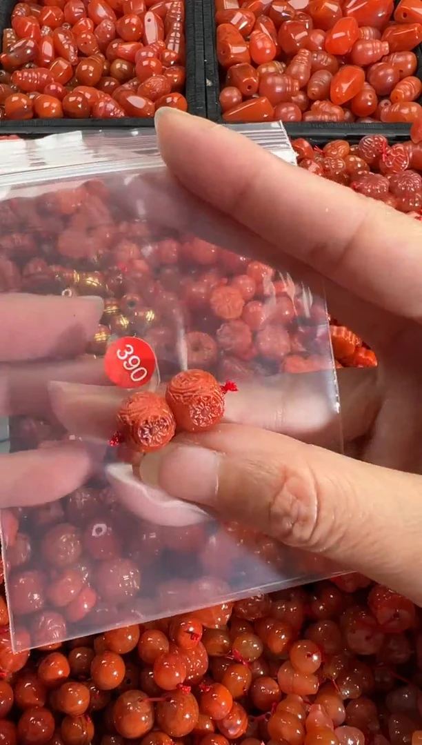 【闪购商品】南红玛瑙颈饰未镶嵌1