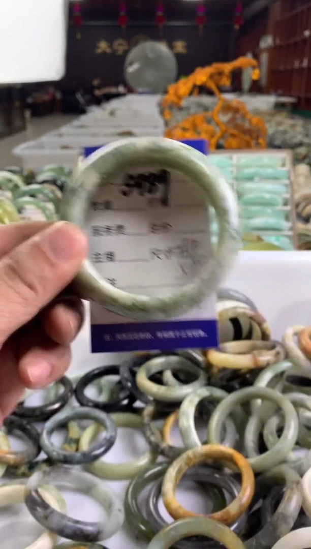 蛇纹石玉未镶嵌手镯5989