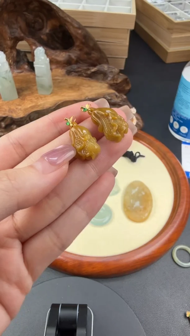 吊坠(不含链)18K金镶嵌翡翠翡翠饰品-134（多样性发货一件）