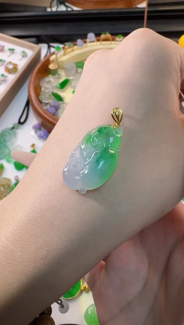 翡翠18K金镶嵌吊坠(不含链)天然缅甸A货翡翠