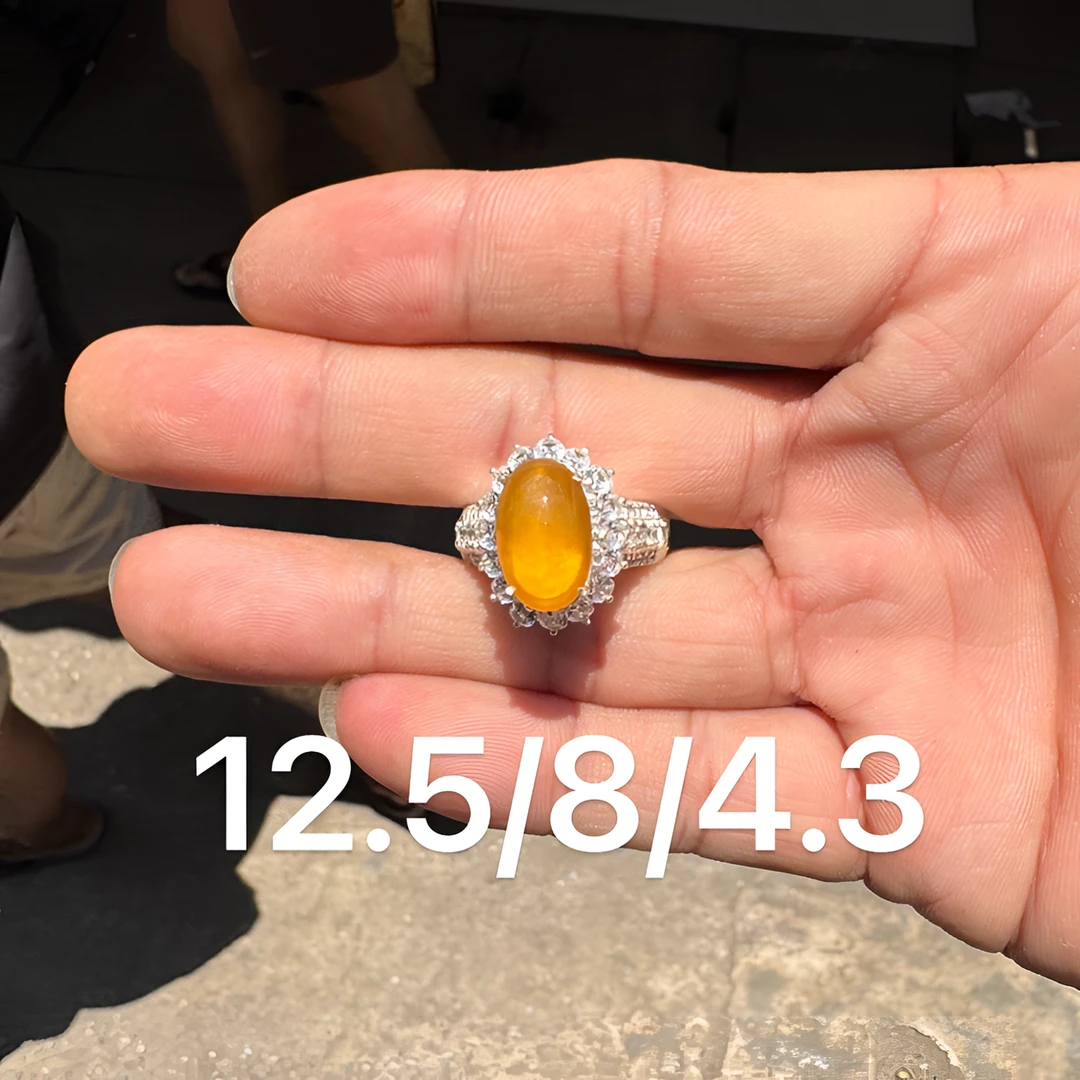 0522(小哪吒在源头)玻璃种翡翠炸光柠檬黄戒面干净荧光足M120