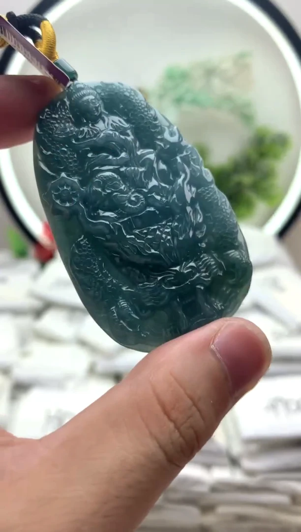 颈饰未镶嵌翡翠普贤