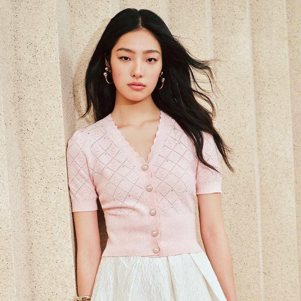 MAXRIENY甜美复古感菱形格提花v领毛衫春季修身显瘦上衣